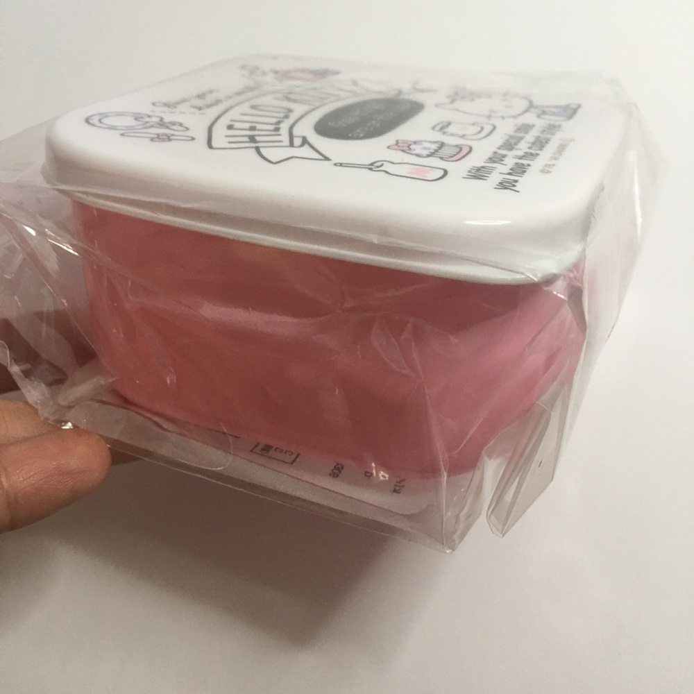 Hello Kitty Food Container - Picture 7 of 7